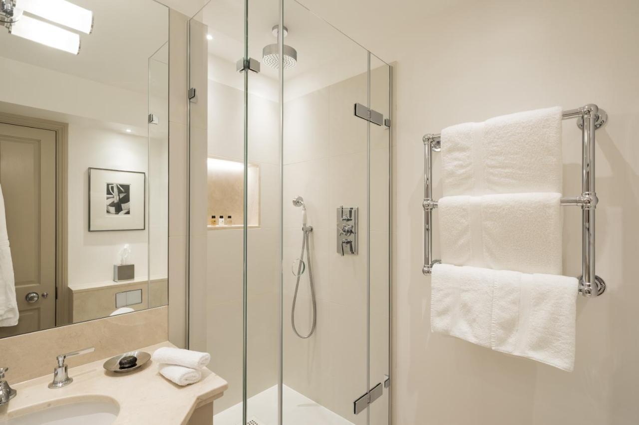 Old Bank Hotel Oxford Exterior photo A shower with a glass door