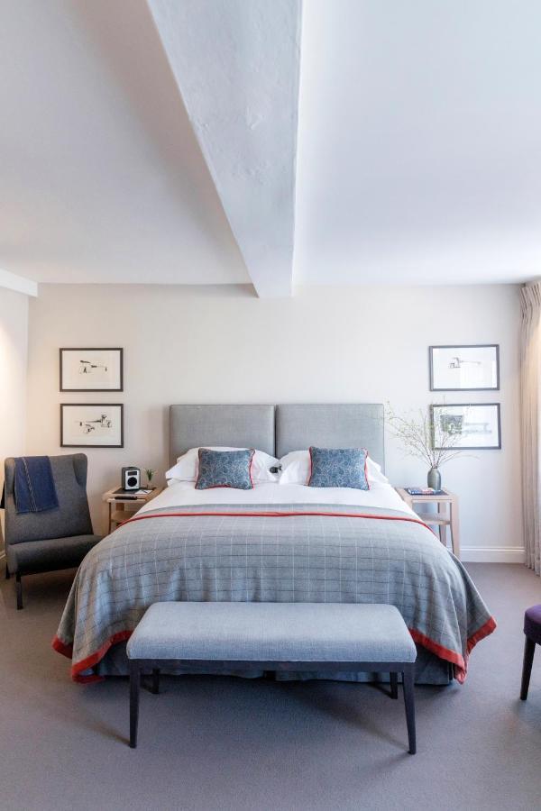 Old Bank Hotel Oxford Exterior photo A bedroom at The Hari
