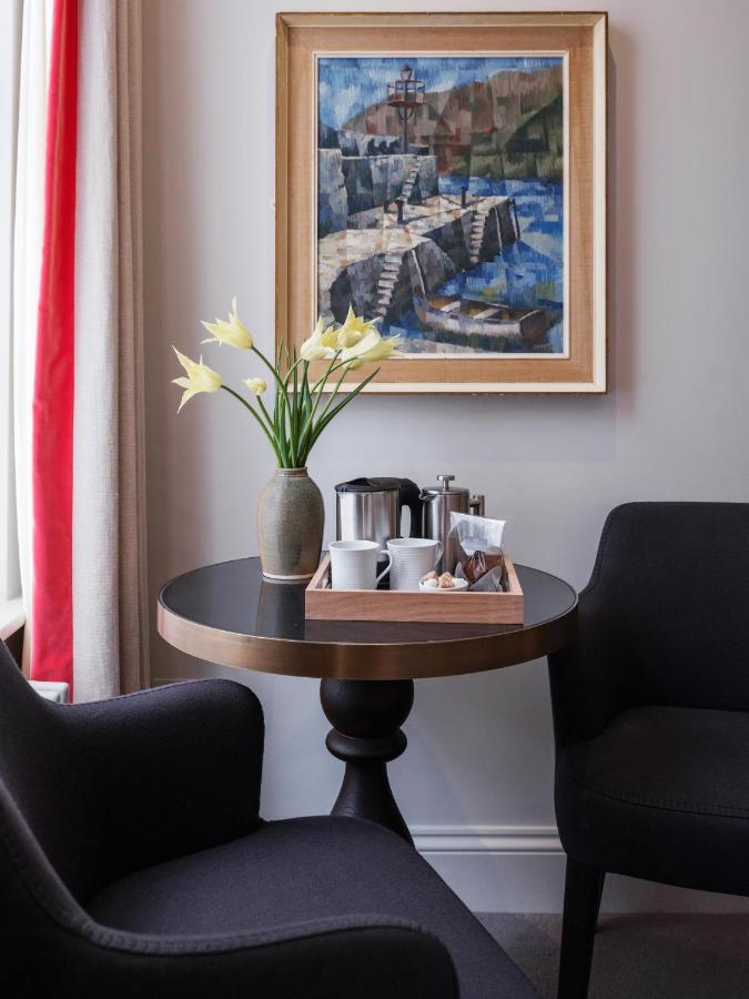 Old Bank Hotel Oxford Exterior photo A coffee tray in a hotel room