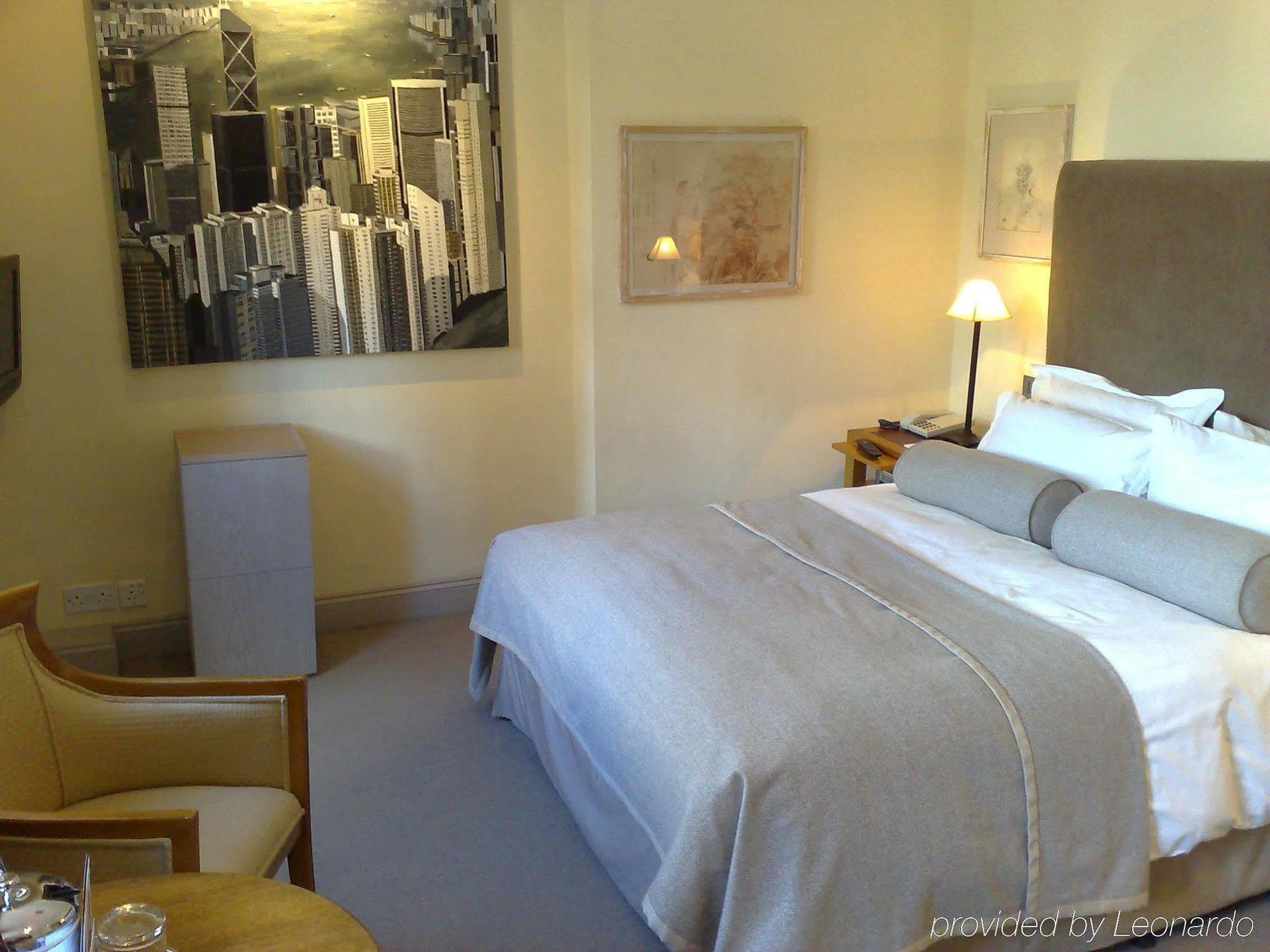 Old Bank Hotel Oxford Room photo A room at the hotel